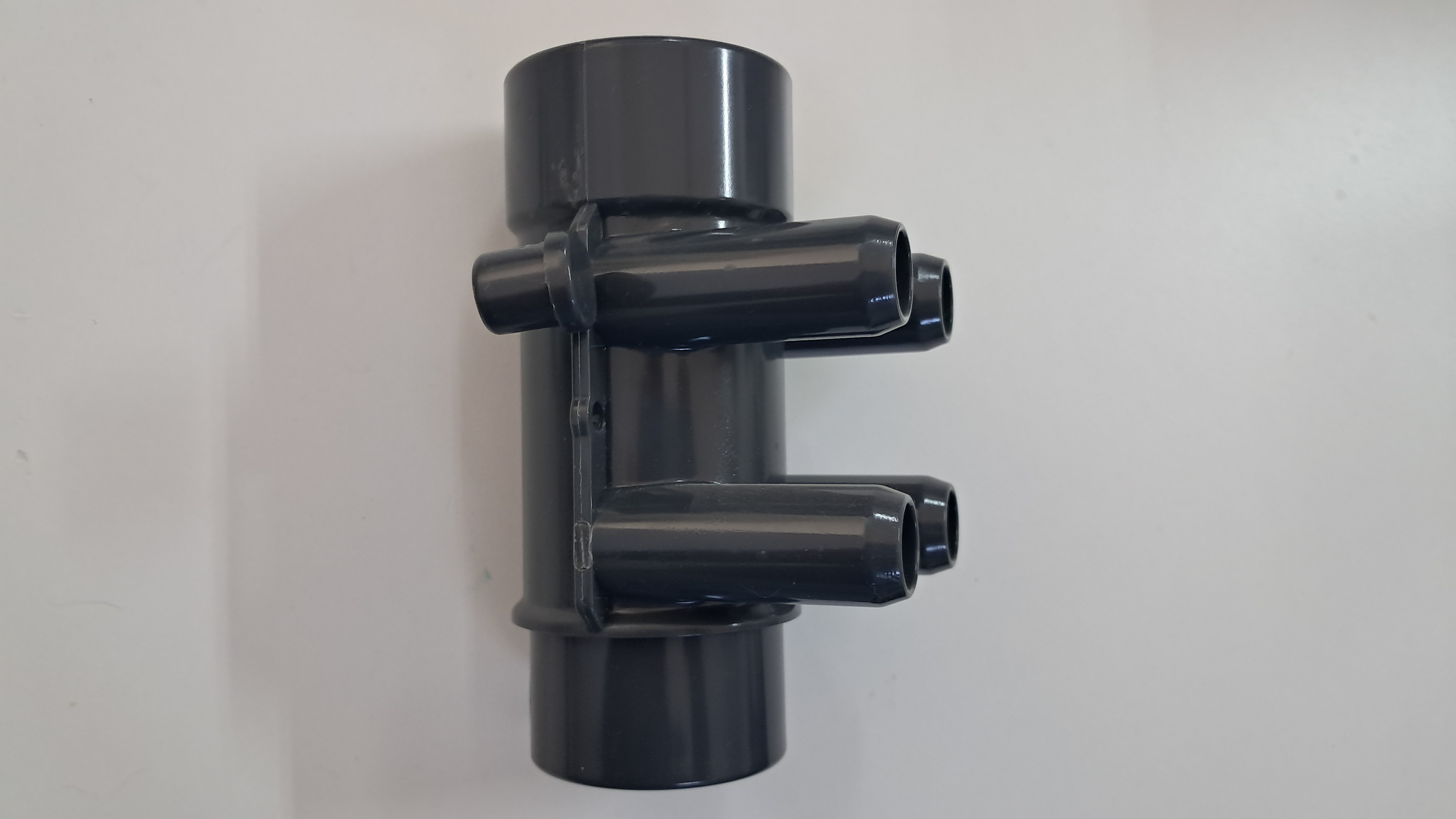 KOLEKTOR PRE VODU S 4 VÝVODMI Ø 50 mm